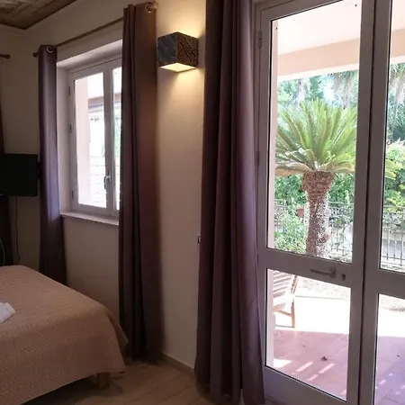 Antonella Mondello 3*